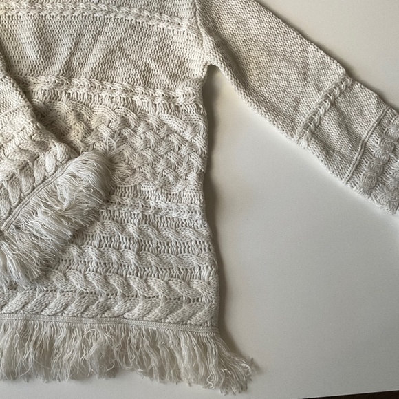 BB Dakota Heart Over Head Cable Knit Fringe Sweater in Oatmeal - Size S - Picture 4 of 10